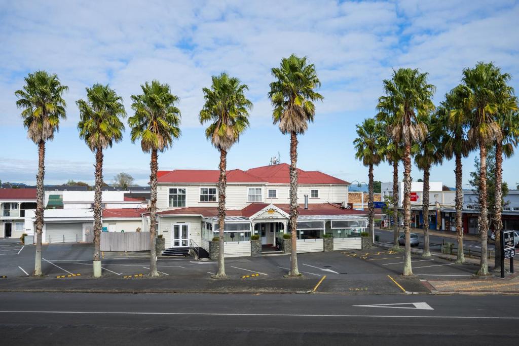 Tuakau Hotel | Tuakau Hotel
