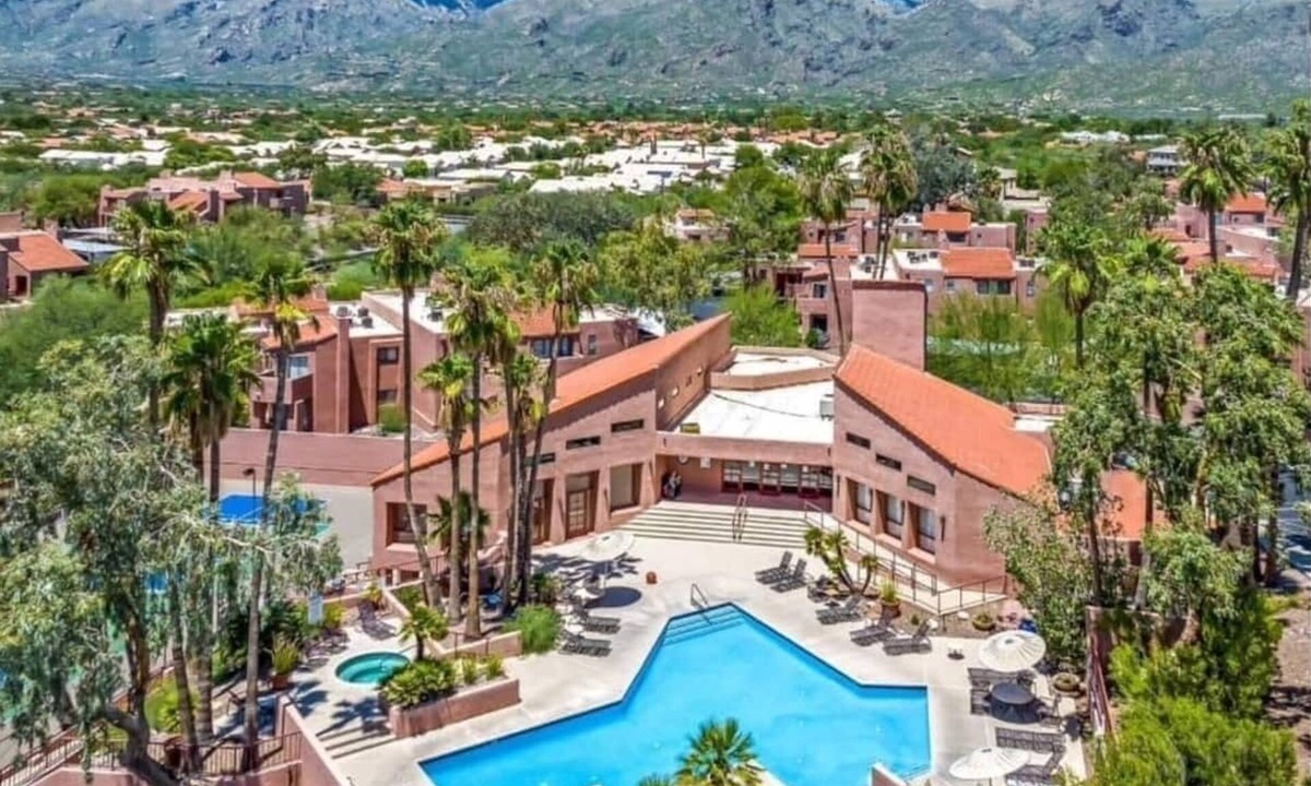 Tucson Condo | Tucson Escapes at Sabino Cnyn King, queen, office, pets, pool, and pickle ball
