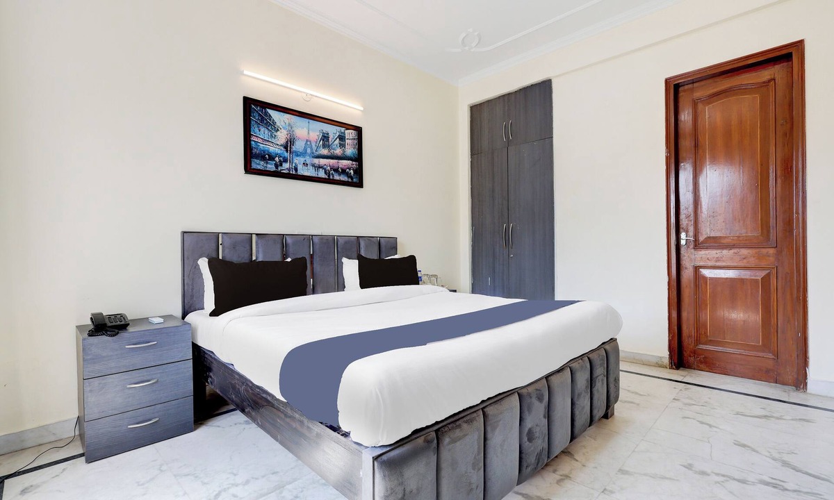 Gurugram Bed & Breakfast | Tulip Residency