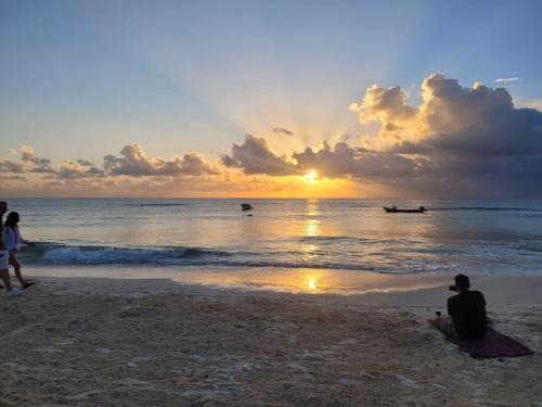 Tulum House | Tulum Home office Studio King bed with fast WiFi Gym Yoga laundry Pools and lift