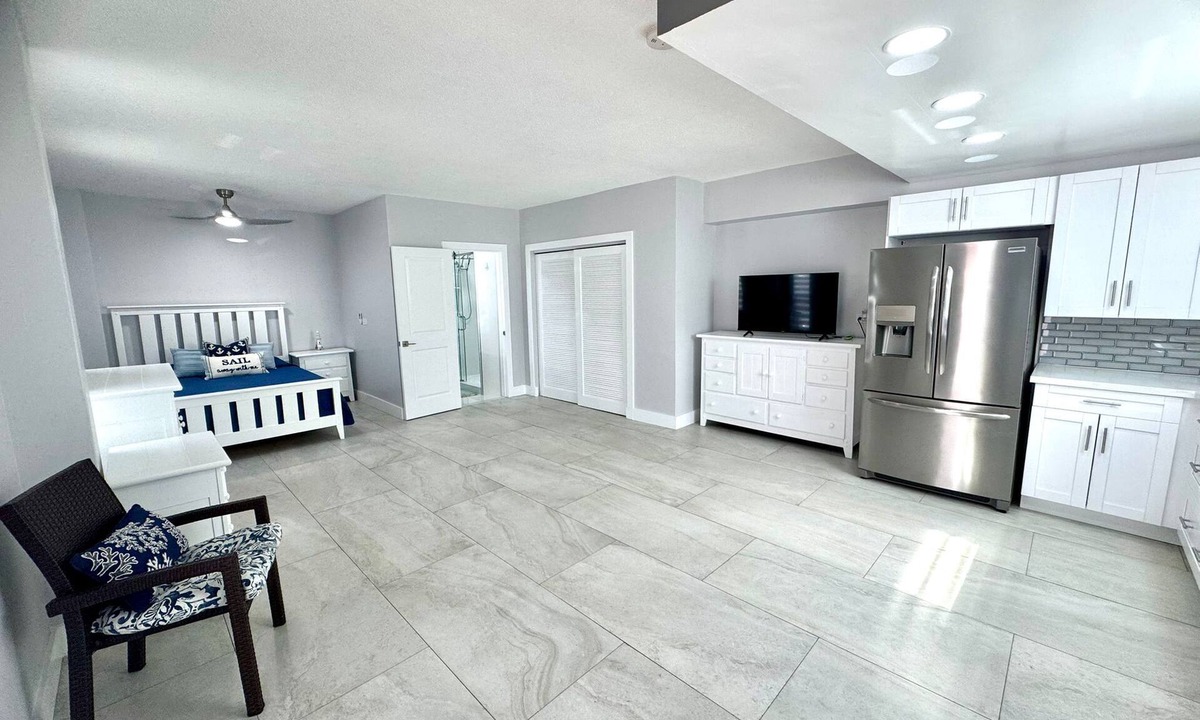 Sunshine Estates Apartment | Turnkey Modern Studio in the Upper Keys – Stylish, Bright & Fully Equipped!