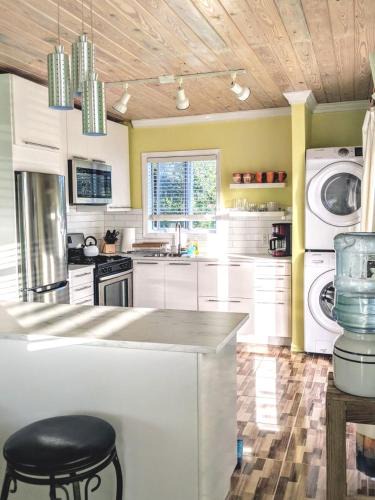 Gregory Town House | Turquoise Oasis