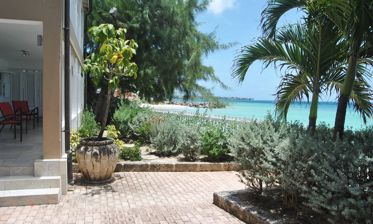 Welches Villa | Turtle Bottom luxury beachside villa