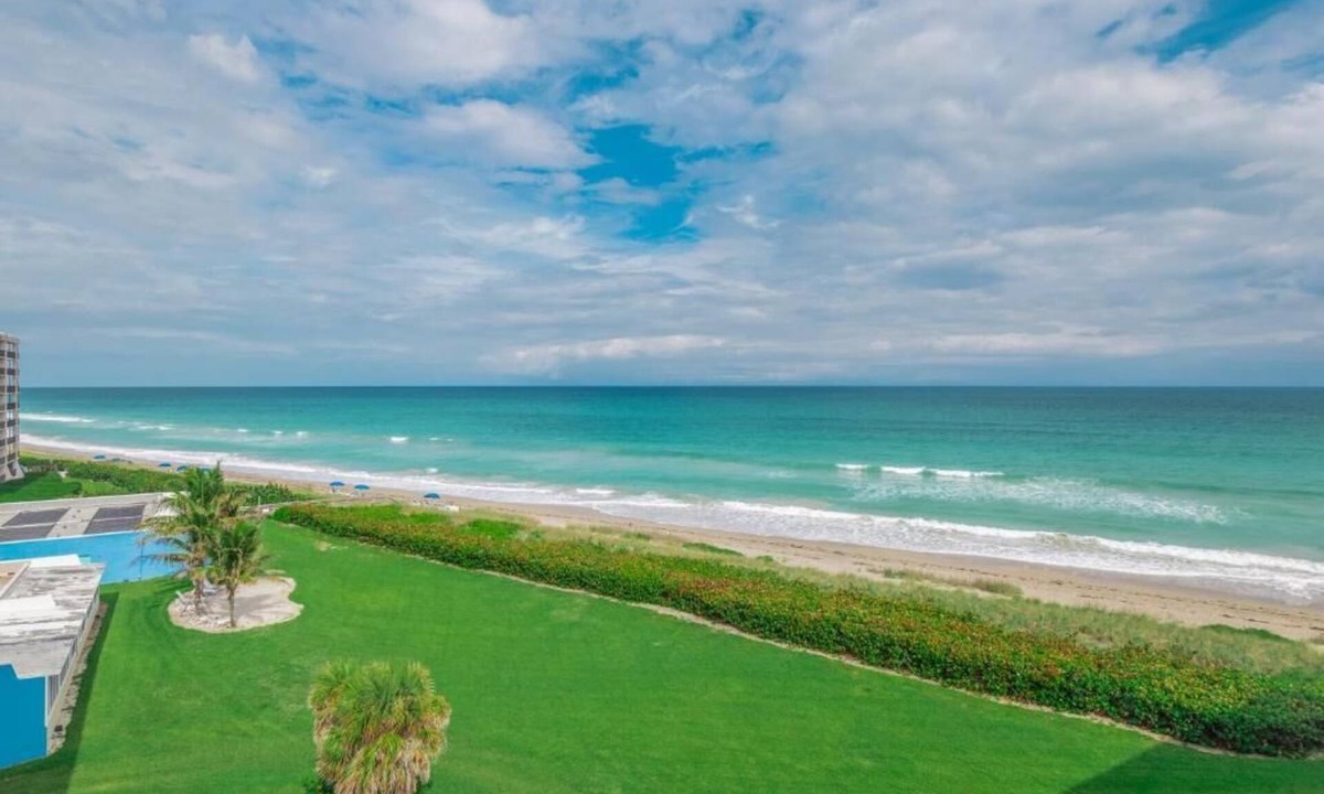 Hutchinson Island South Condo | Turtle Reef Club