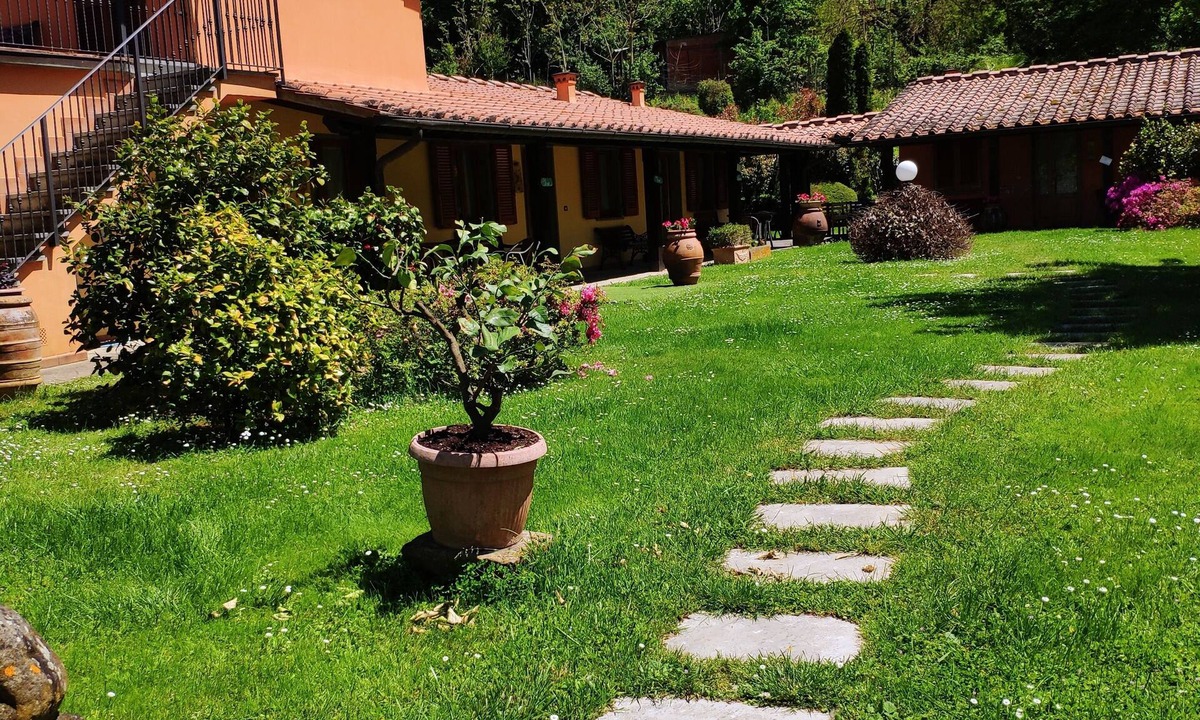 Castelfranco di Sopra House | Tuscan-style apartment nestled in the countryside. Pets allowed