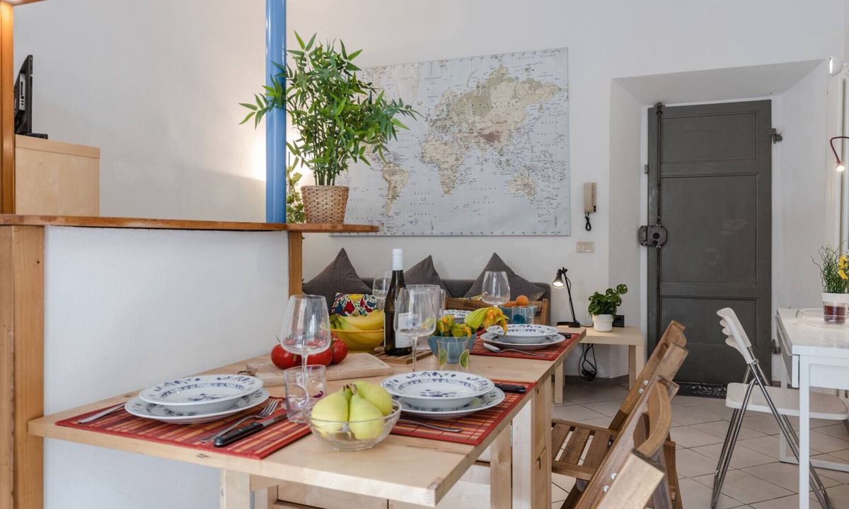 Sant'Antonio Apartment | Tuttomondo Central Flat with Private Courtyard