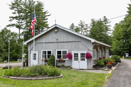 South Hampton Other | Tuxbury Pond Camping Resort Tiny House Clara
