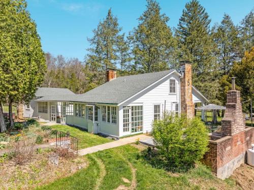 Edinburg House | Twin Acres