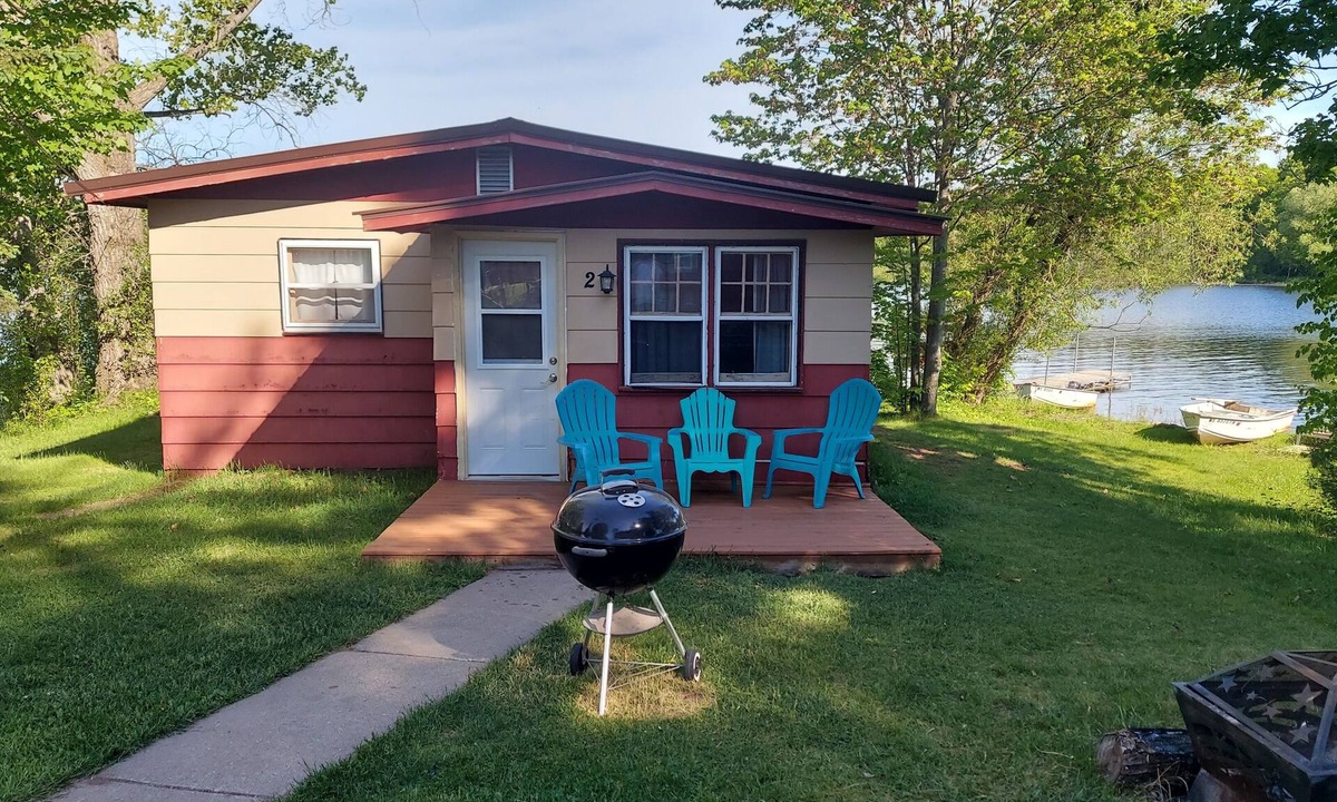 Tomahawk Cabin | Twin Bay Resort Cabin # 2