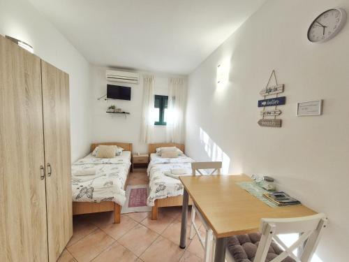 Split Apartment | Twin Love Apartment