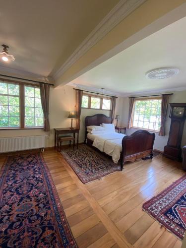 Pinehaven House | Twin Totara Cottage