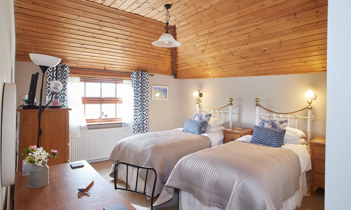 Hickling Bed & Breakfast | Twin Wet Room Disabled Access @ The Dairy Barns