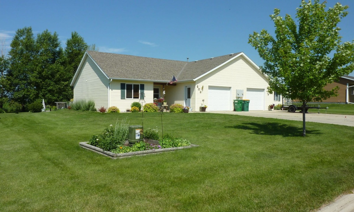 Lowry House | Twinhome Duplex Unit 207 For Rent In Lowry, MN
