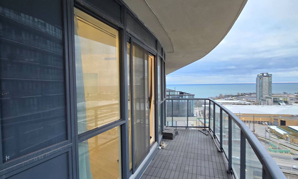 Niagara Condo | Two bed condo liberty village full lake view Short term