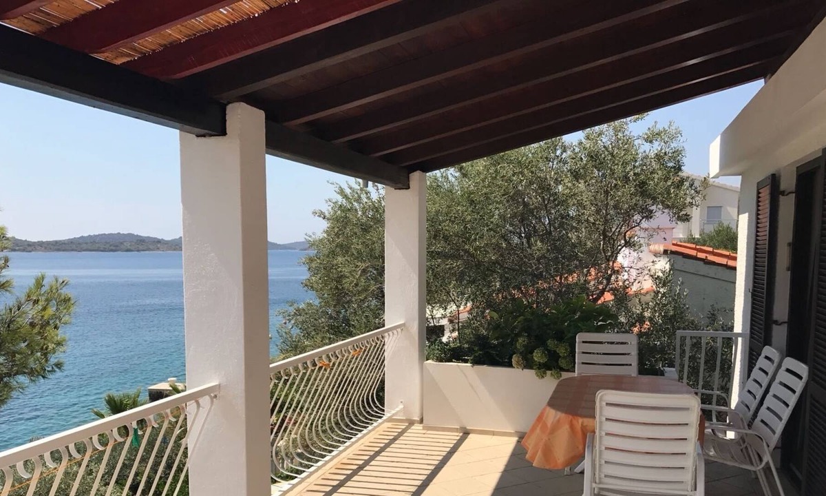 Kaprije Apartment | Two bedroom apartment near beach Kaprije (A-15567-a)