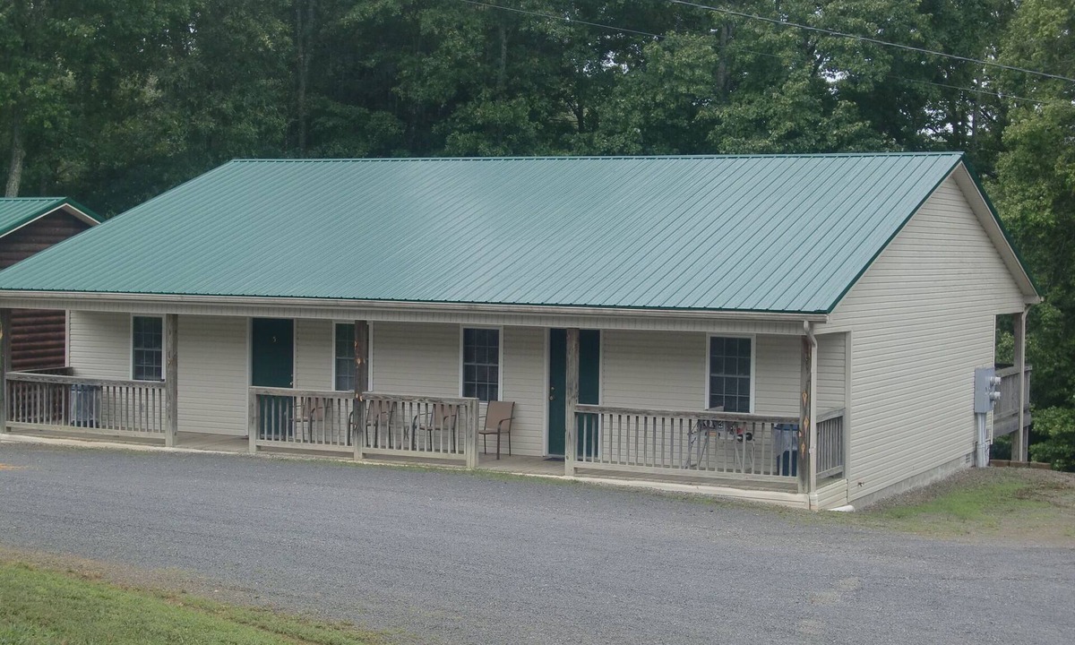 Russell Springs Cabin | Two-Bedroom Cabin @ LakePointe Resort - no cleaning fees!