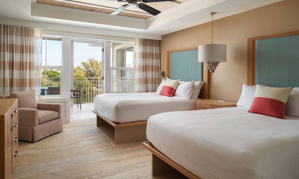 Holmes Beach Hotel | Two-Bedroom Modern Island Villa with Gourmet Kitchen, Balcony and Pool