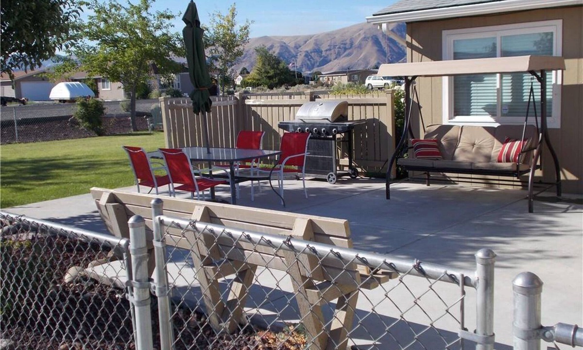 Desert Aire House | Two bedroom, three bathroom fenced yard. Game room with hide a bed. Pet friendly