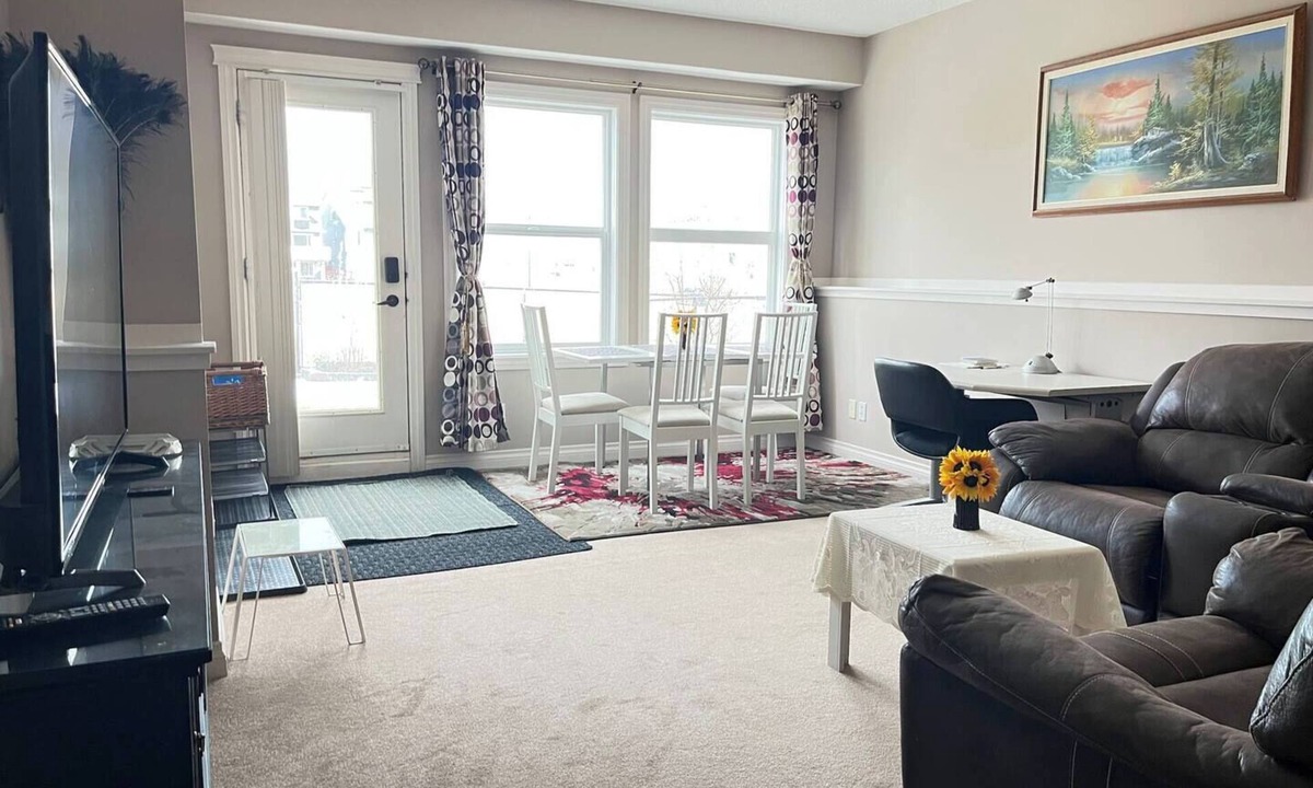 Symons Valley House | Two Bedroom Unit in Northwest