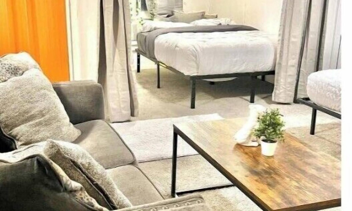 Detroit Villa | Two Bedroom Villa Studio with fireplace & Living room