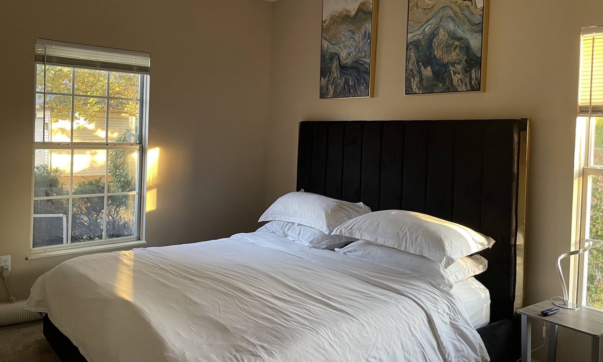 Easton Apartment | Two BR w/free parking near Easton