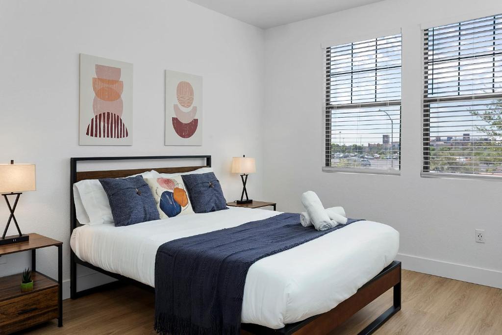Glendale Sports and Entertainment District Apartment | TWO Cozysuites with Pool Jacuzzi in Glendale 10&03