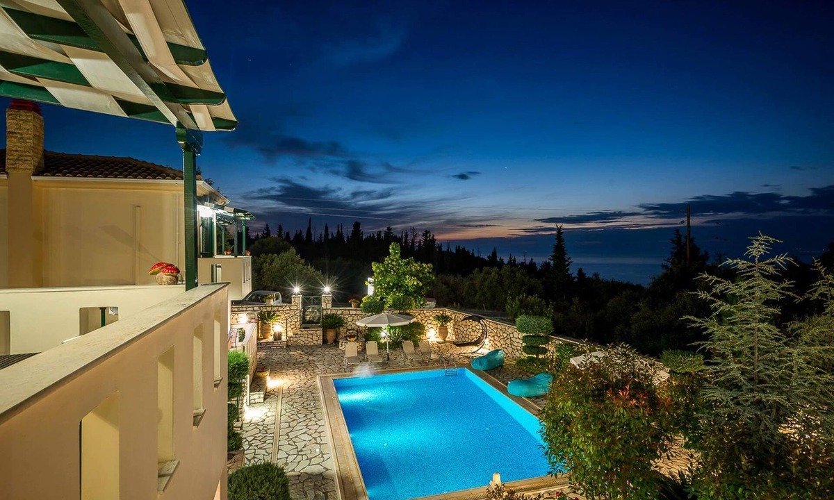 Agios Nikitas Villa | Two Deluxe exclusive pool villas for 4 close to beaches with wonderful view