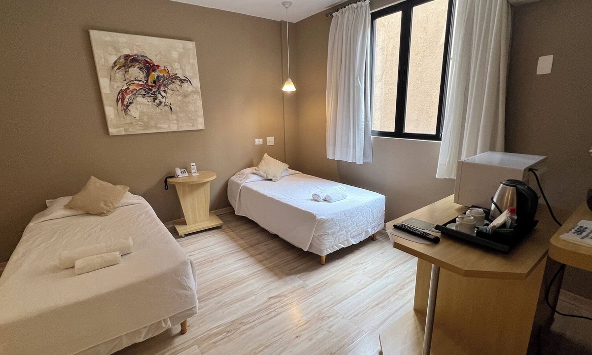 Matriz Hotel | Two Downtown Executive Double Twin Room for Relaxing Stays and Urban Exploration