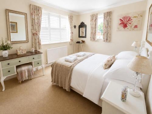 New Forest District House | Two Ducks Cottage by NewFo dot Rest