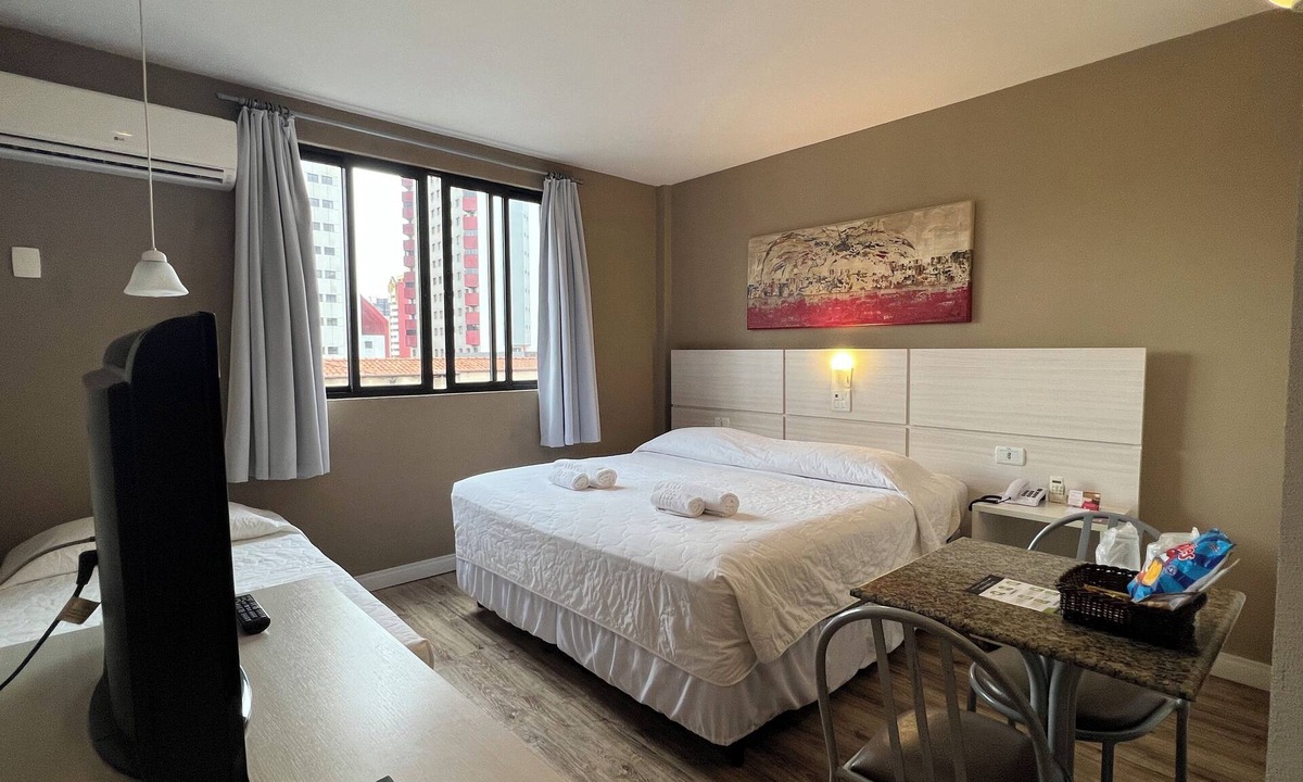 Matriz Hotel | Two Executive Hotel Rooms in Central Location – Ideal for Friends or Family