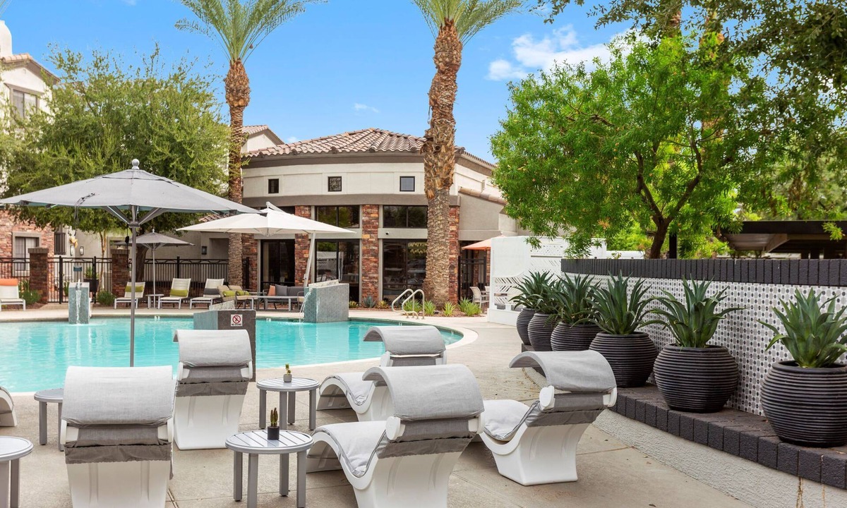 Glendale Sports and Entertainment District Apartment | TWO Glendale CozySuites with Pool 2 & 9