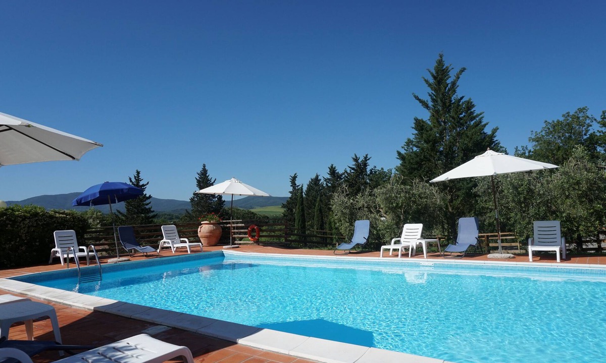 Montecatini Val di Cecina House | Two-room WIFI and swimming pool.