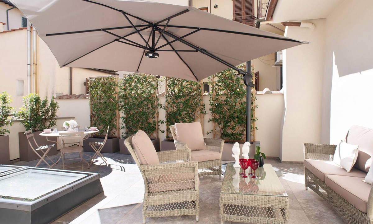 Santo Spirito Apartment | Two-Level Apartment with Terrace in the Heart of Oltrarno