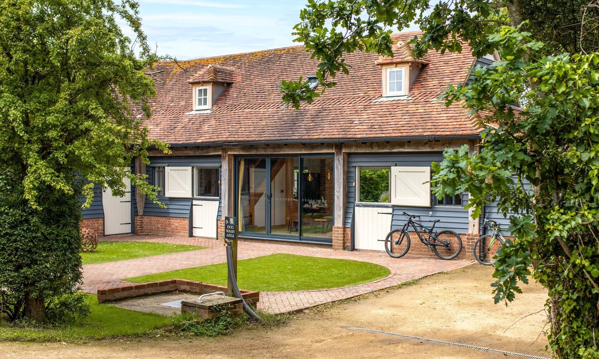 East Ashling Cottage | Two luxury Cottages near Bosham with Hot Tubs, perfect for family reunion.