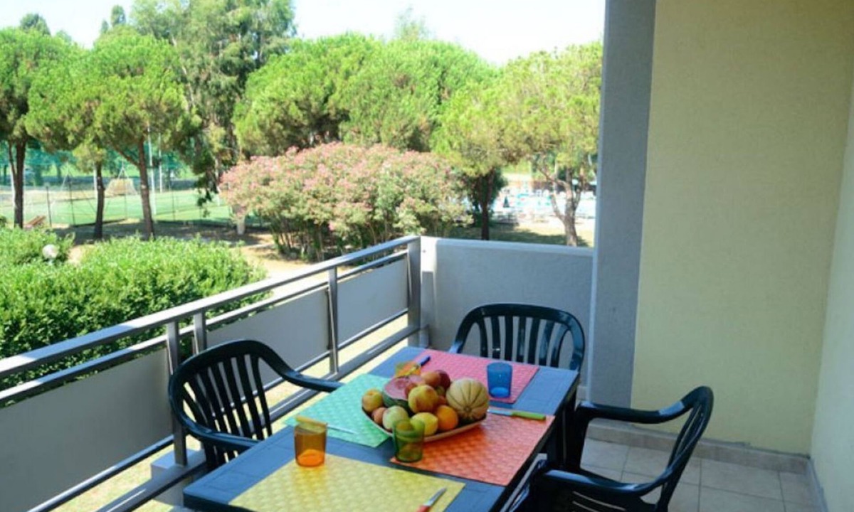 Luni Mare Apartment | Two-room apartment of 35 square meters. consisting of a living room/dining area with equipped kitchenette and single sofa bed, double bedroom, bathroom with shower and private balcony complete with table and chairs.Equipped with:- Air conditioning/heatin