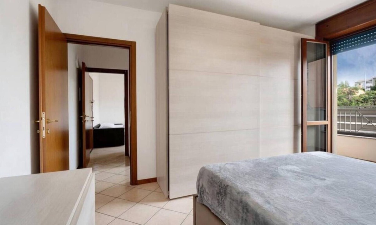 Gallarate Condo | Two - room cloverleaf condominium