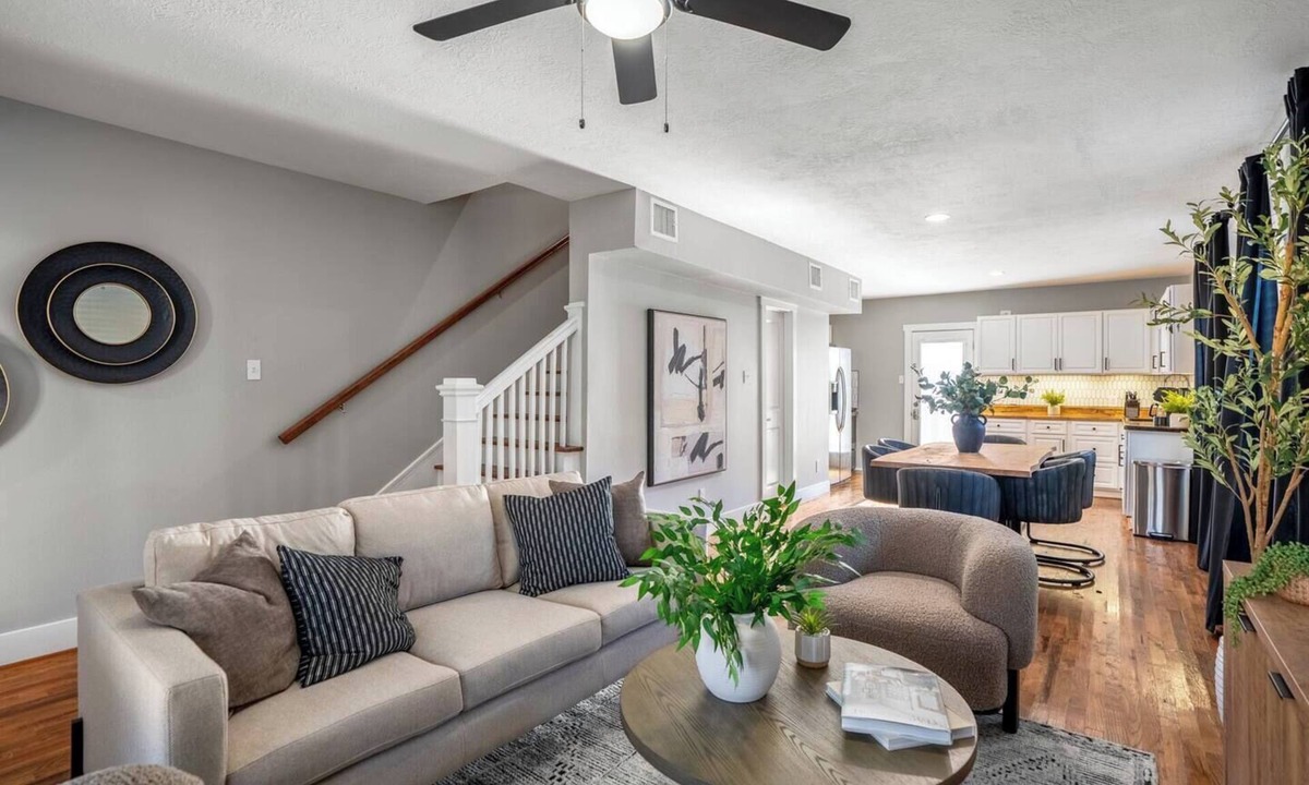 Greater East End Apartment | Two-Story 2BR Home with King Beds Near Downtown, Full Kitchen, WiFi & Easy Access