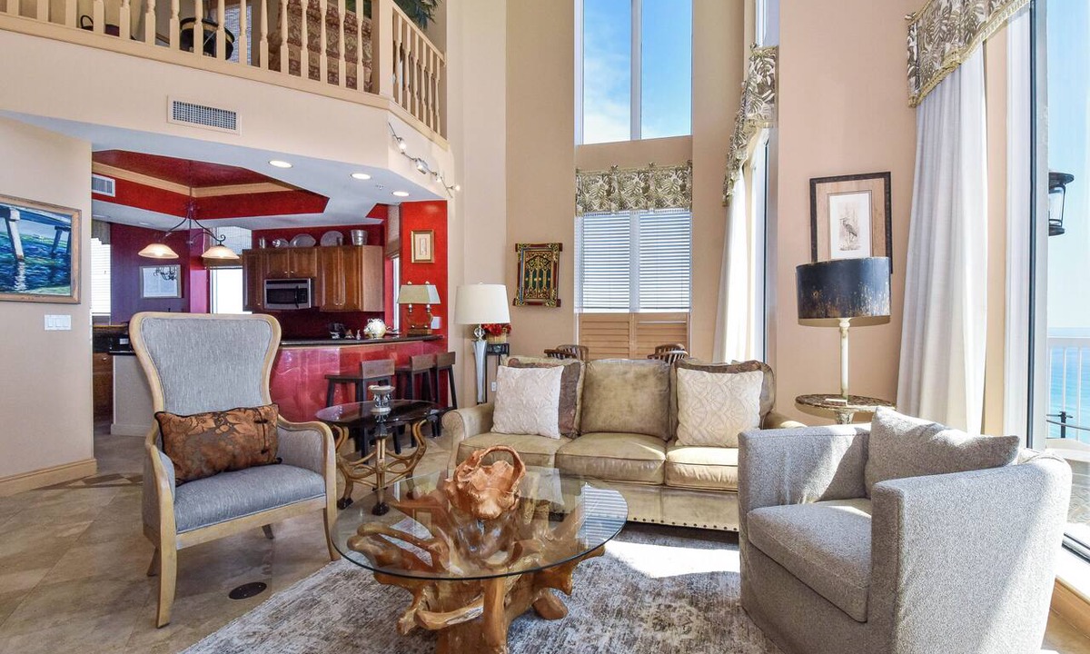 Destin Condo | Two-story beachfront penthouse w/extra-large balcony! 🌅