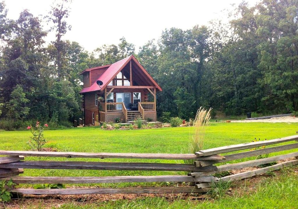 Steelville House | Two-Story Log Cabin Rental with a Hot Tub near Upper Meramec River, Missouri