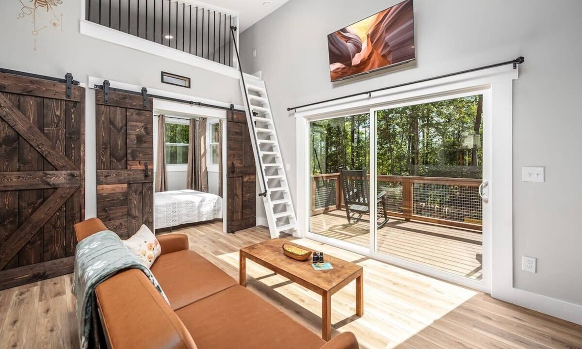 Bynum Ski Chalet | Two Tree Houses - Beehive & H20