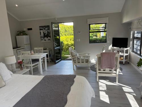 Die Boord Apartment | Two Vines Romantic Guest Studio