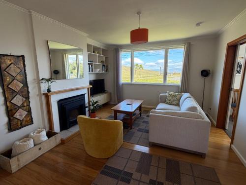 Oamaru House | Tyne above Town