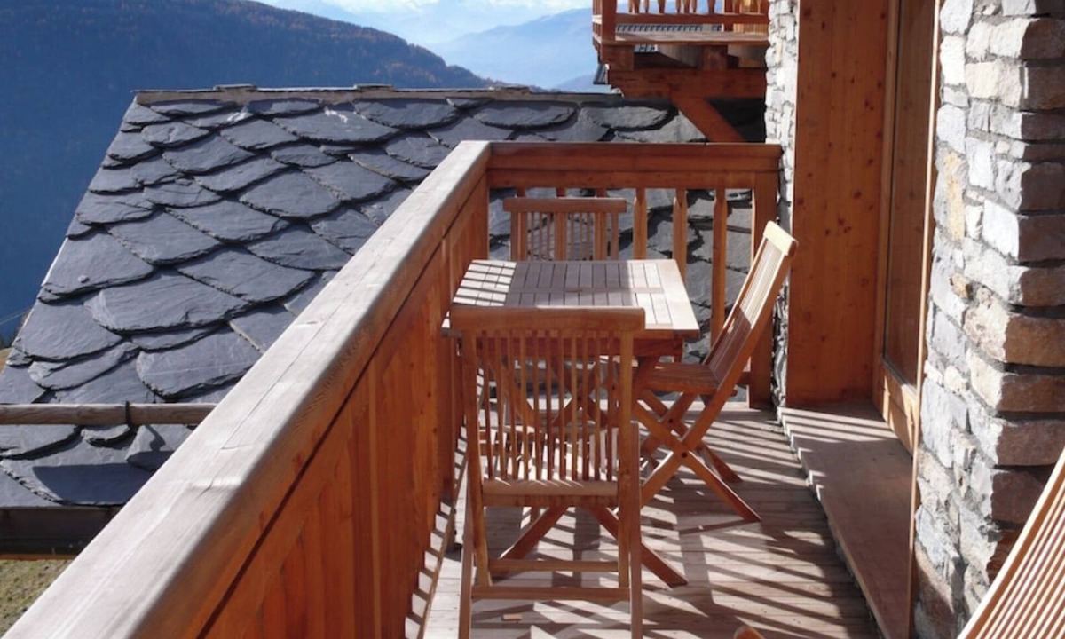 Les Eucherts Apartment | Typical chalet, south-facing terrace, breathtaking VIEW of the Tarentaise Valley