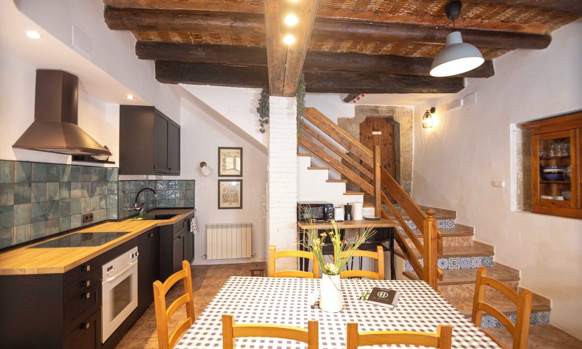 Murillo de Gallego Cottage | Typical rural house in the center of Murillo with charm and tranquility.
