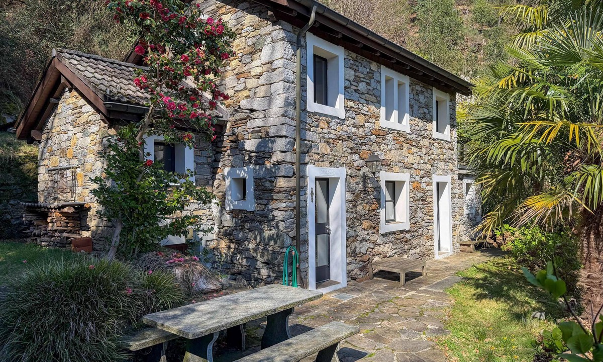 Brissago House | Typical rustico on the edge of the village idyllically bordering the forest