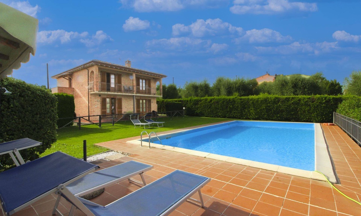 Ferretto Villa | Typical Valdichiana farmhouse in red bricks, near the border between Tuscany and Umbria and a few km