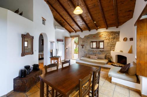 Riglia House | Tzokeika Traditional Settlement