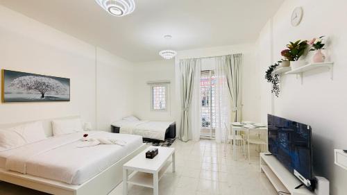 International City Apartment | U10 Luxury studio with balcony italy cluster international city