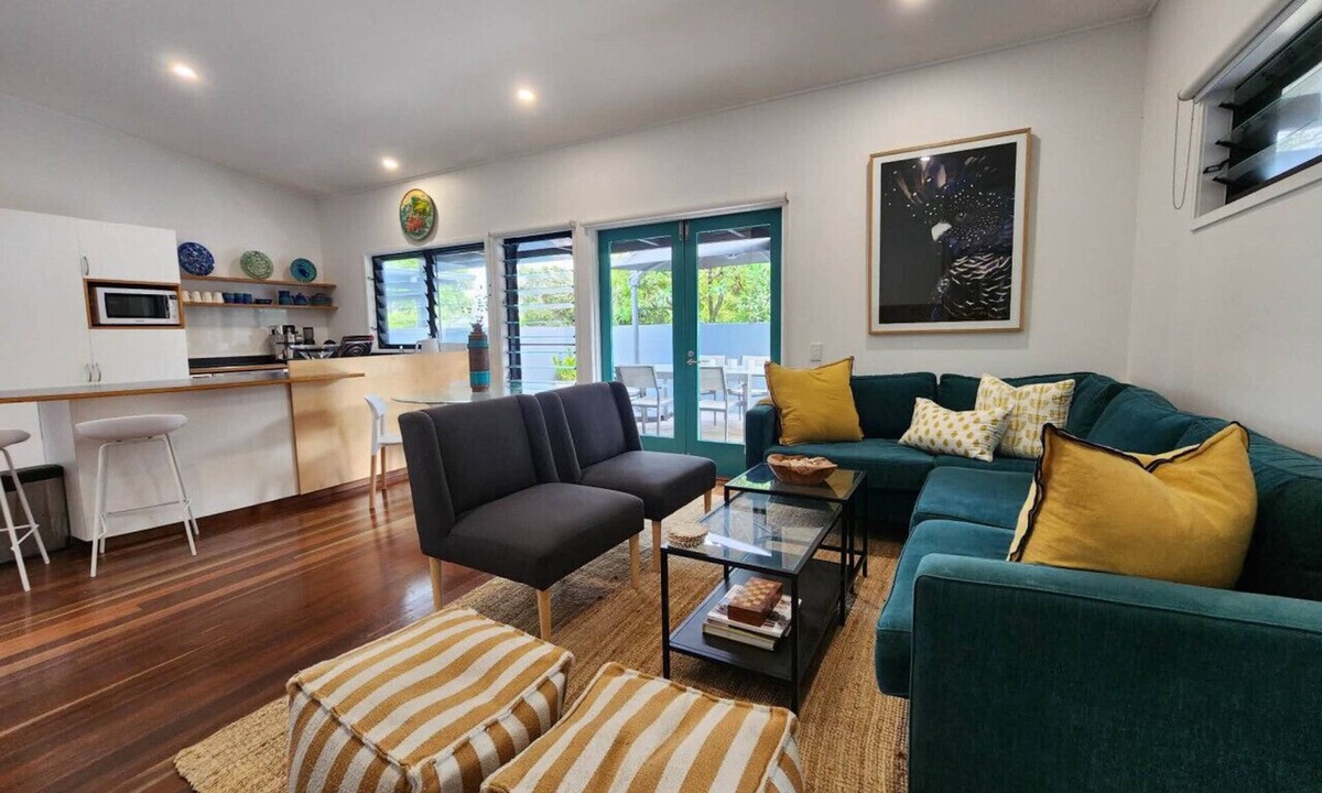 Maroochydore Apartment | Uber Cool 3Bed/1Bath-CottonTrees 3BLKBeach/Dogs OK