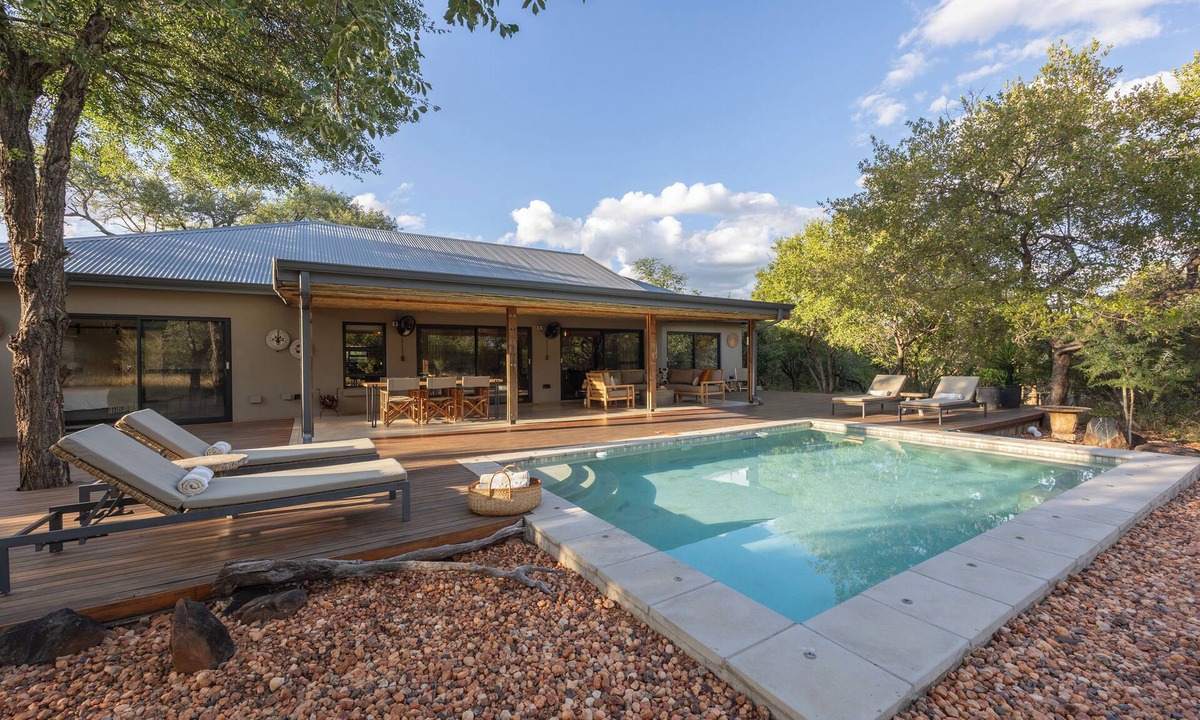 Hoedspruit Villa | Ubuntu Luxury Villa, with private pool, 3-and-suite bedrooms, near Kruger Park